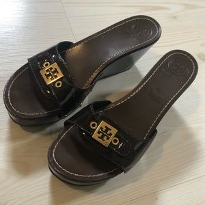 Tory Burch Rosie Pattern Leather Wedges Sandals